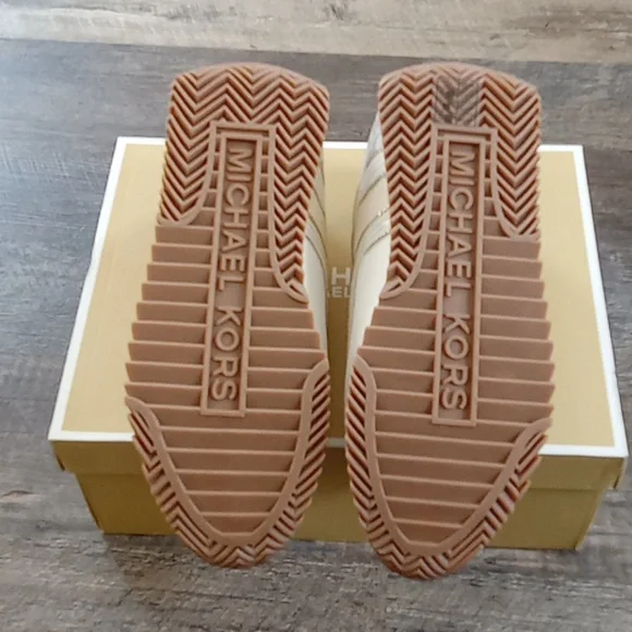 Michael Kors Women's Sneakers-NEW - Picture 3 of 3